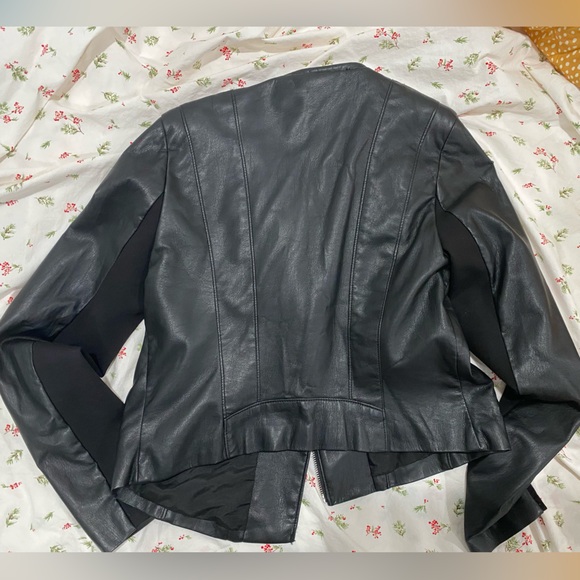 Leather jacket - Picture 2 of 2